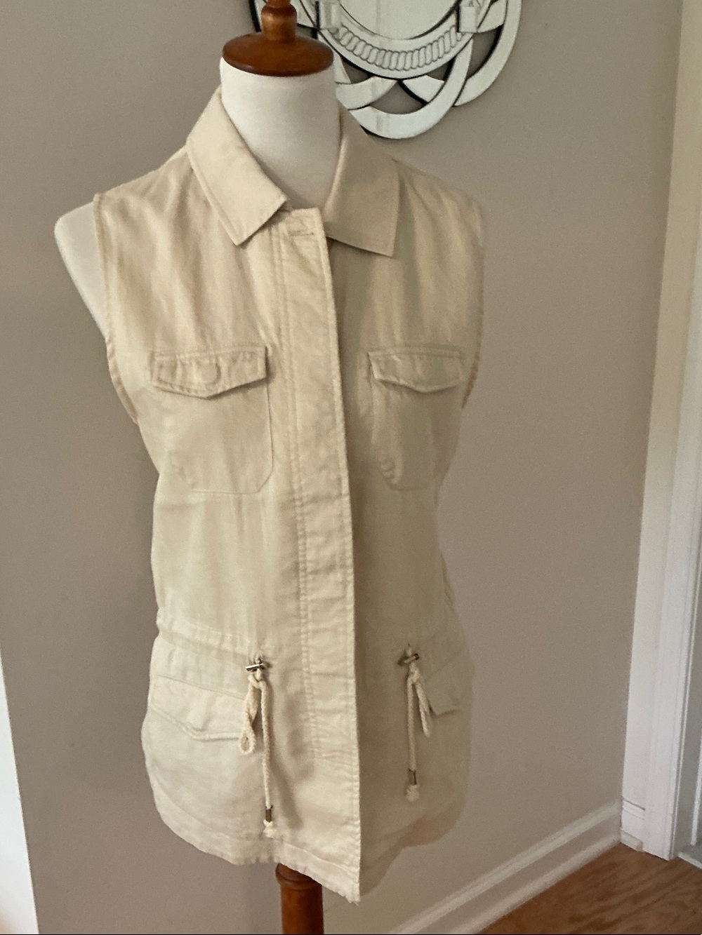 Forever 21 Sleeveless Utility Vest - Cream